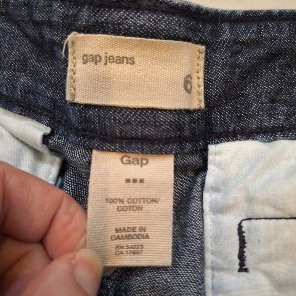Gap Denim Shorts Womens Size 6 Dark Wash Cuffed Cotton Casual Summer Jean Shorts - Picture 2 of 7